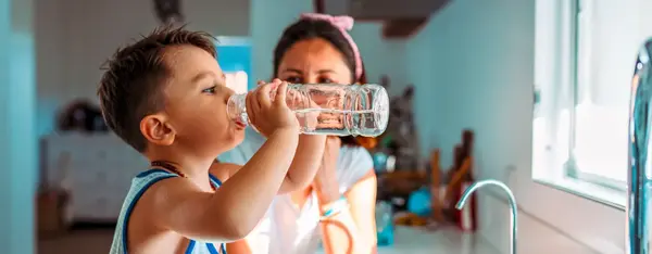 Bad buzz* : les bouteilles en plastique Bad buzz* : les bouteilles en plastique